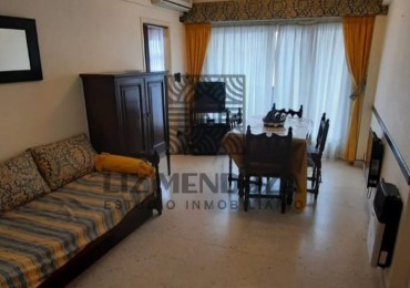 Departamento de dos ambientes a la calle